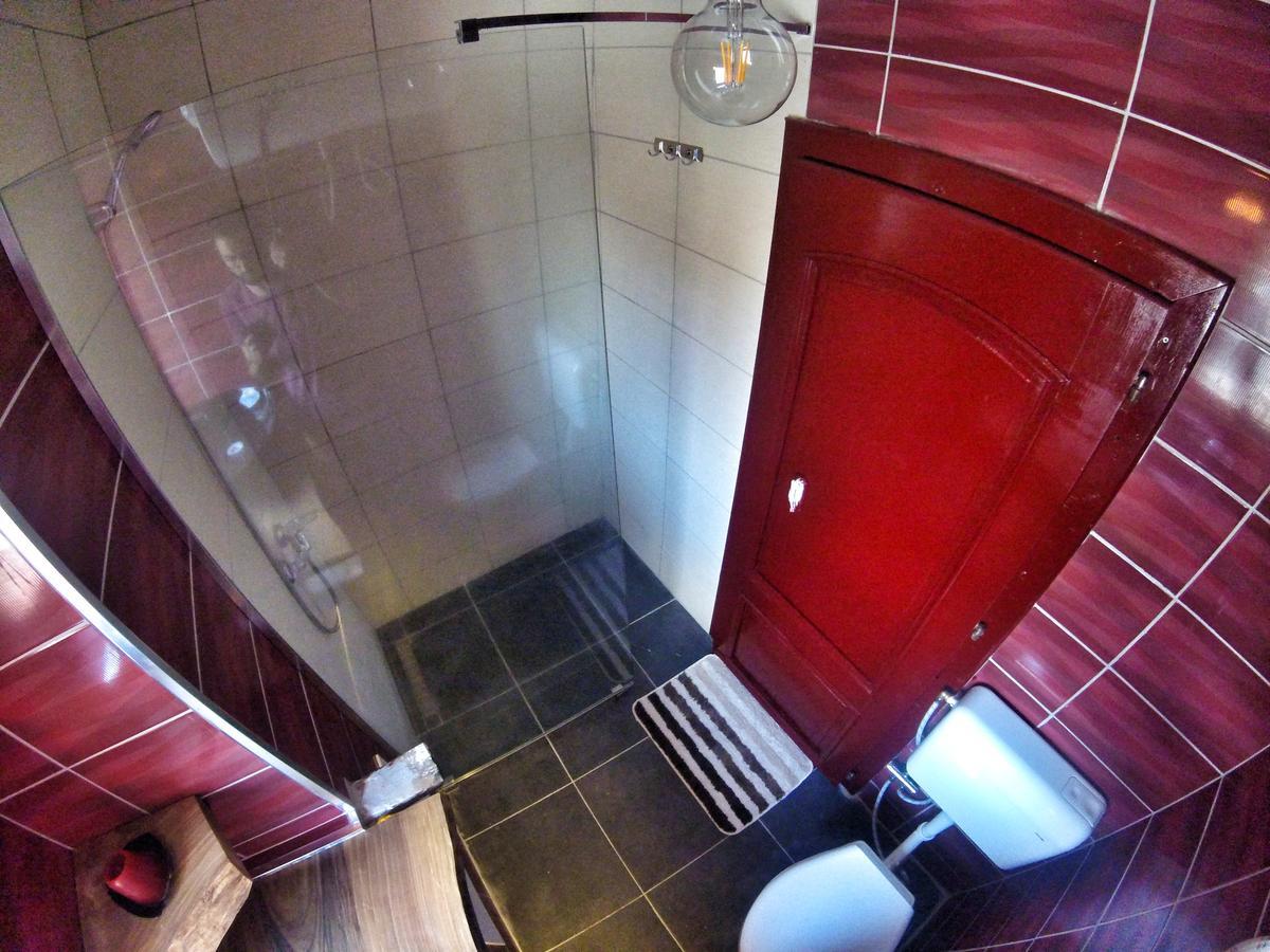 Gjakova Kulla Dula Guesthouse מראה חיצוני תמונה