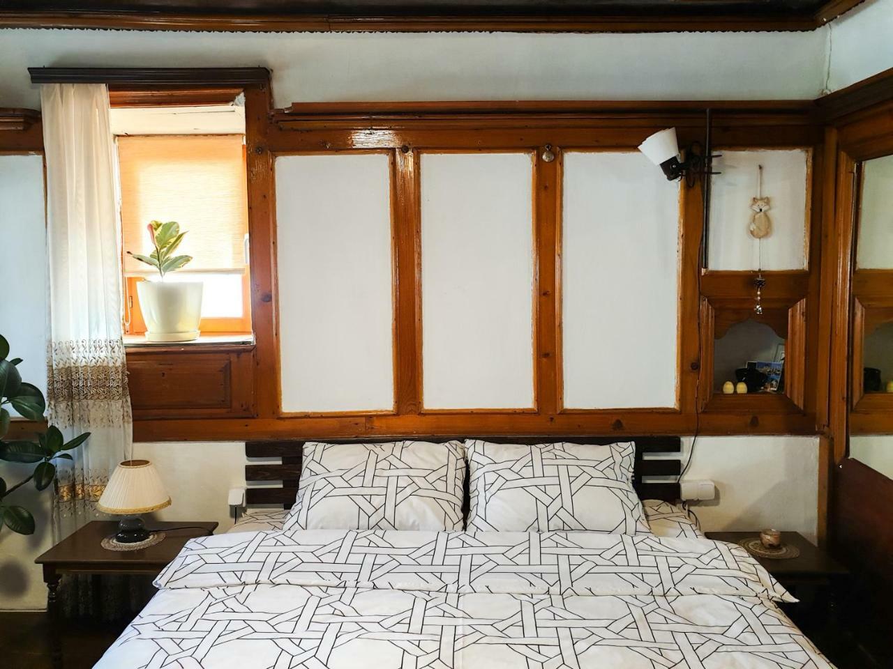 Gjakova Kulla Dula Guesthouse מראה חיצוני תמונה