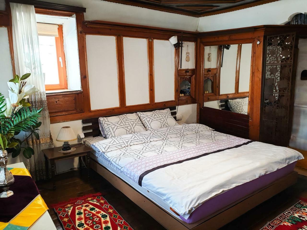 Gjakova Kulla Dula Guesthouse מראה חיצוני תמונה